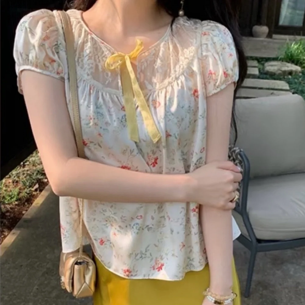 Doen Cream Floral Puff-Sleeve Blouse with Yellow Tie